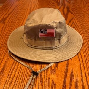 NWOT USA Flag Khaki Tan Bucket Hat / Boonie Hat Size Adult Medium